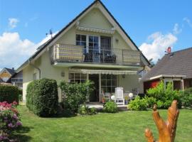 7 OG - Charmante Ferienwohnung mit traumhaften Seeblick und Balkon in Röbel an der Müritz, cottage in Marienfelde