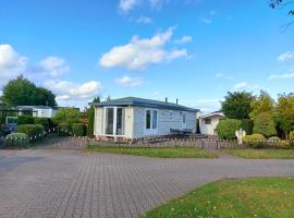 Chalet Schoonhoeve, hotel de playa en Schoonloo