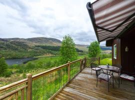 Kingfisher Lodge sleeps up to 4, hotel en Crianlarich