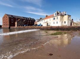 Quayside Cottage, holiday home in North Berwick