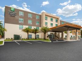 Holiday Inn Express & Suites - Deland South, an IHG Hotel, hotel en De Land