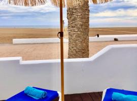 Luxury Suite Sea Front III, prabangusis viešbutis mieste Playa Honda