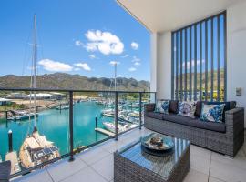 Absolute Waterfront Magnetic Island, apartment in Nelly Bay