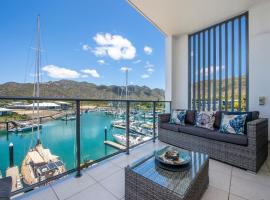 Absolute Waterfront Magnetic Island, hotel near Magnetic Island Marina, Nelly Bay