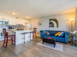 FLASH DEALS, Free Parking, WiFi, AC, Comfy Beds, and Great View