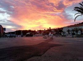 Apartman Knezovic, hotel com estacionamento em Stari Grad