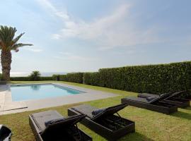 Luxurious Beachfront Villa Maira, villa in Aghia Marina