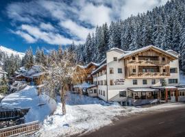 Albergo Posta Pederoa, hotel u gradu 'La Valle'