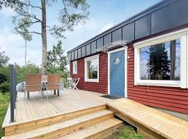 5 person holiday home in TENHULT J NK PING, hotell med parkering i Hult