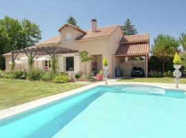 Countryside villa in Polaca with private pool, hytte i Rouzède