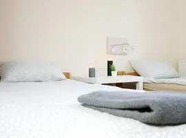 Hoża Apartments and Rooms