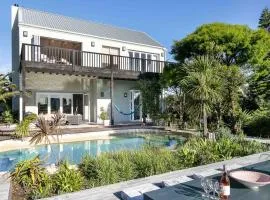 Noordhoek Beach Villa - solar back up power