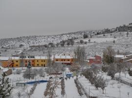 CASERIO INAZARES - MONTAÑA, CHIMENEA, NIEVE, BARBACOa, hótel í Moratalla