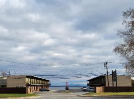 Golden Gate Lodging, hotel cerca de Cumberland Bay State Park, Plattsburgh