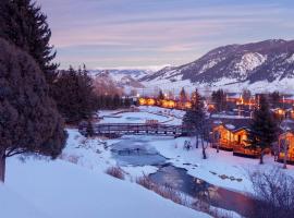 Rustic Inn Creekside, готель у місті Джексон