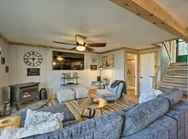 1 Mi to Skiing Beech Mountain Condo with Fireplace!
