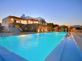 Paraga Villa Sleeps 20 with Pool and Air Con, hôtel à Paraga