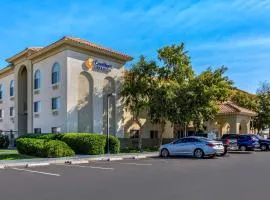 Comfort Inn & Suites Phoenix North - Deer Valley