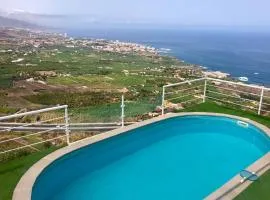 Casa con piscina privada. Mirador de Humbolt.