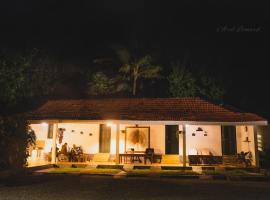 Back To Nest Homestay, hotel with parking in Aldūr