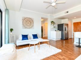 {Cloud 9} Luxury 2 Bedroom Condo in Uptown Charlotte, hotell i Charlotte