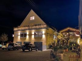 Landgasthaus Löwen mit Gästehaus, guesthouse kohteessa Holzhausen