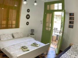 Apartments COMFY - for a quiet family holiday, alquiler vacacional en Haifa