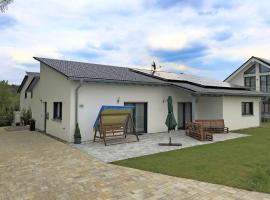 Holiday home with garden near Hammersee, hotel with parking in Bodenwöhr
