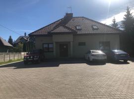 Klimatyzowane Apartamenty i Pokoje przy Targach Kielce, διαμέρισμα σε Kielce