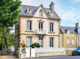 Gorgeous Apartment In Arromanches