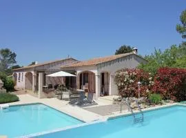 Gorgeous Villa in Bagnols en For t with Swimming Pool