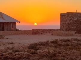 Gnaraloo Station - Homestead, hotel in Carnarvon