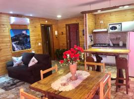 Swiss Chalet, cabin in Águas de São Pedro