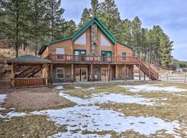 Cabin with On-Site Trails - 15 Miles to Mt Rushmore!, casa o chalet en Hill City
