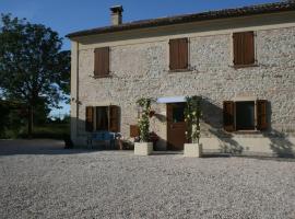 B&B La Fenice, B&B/chambre d'hôtes à Montegridolfo