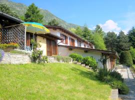 On the banks of the Idro lake in a quiet location, hôtel à Anfo
