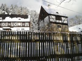 Holiday Home in Nejdek in West Bohemia with garden โรงแรมที่มีที่จอดรถในNejdek