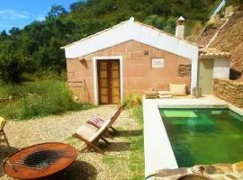 Serene Cottage in S o Lu s with Barbecue