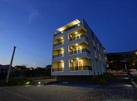 Apartments Adriatic, hotell i Podstrana