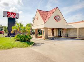 OYO Hotel Dundee By Crystal Lake, hotel dekat Cypresswood Golf Country Club, Dundee