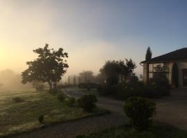 5 Lasserre, hotel in Moulon-sur-Dordogne