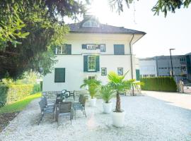 Villa Gelbmann - Ferienwohnungen Velden, hotel i Velden am Wörther See