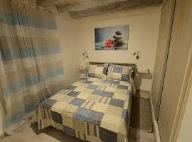 Cosy little modern-rustic apartment in Corfu center.