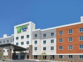 Holiday Inn Express & Suites Lexington Midtown - I-75, an IHG Hotel