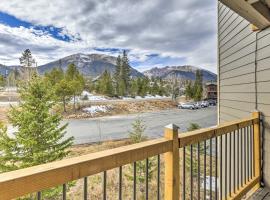 Silverthorne Condo with Mountain Views Hike and Bike!, hotel with parking in Silverthorne