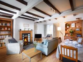 Host & Stay - Britannia Cottage, hotell i Fenham