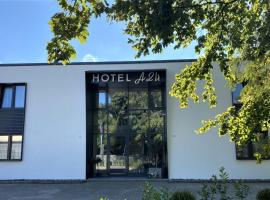 Hotel A24 bei Hamburg، فندق في غلينده