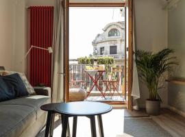 Sunny 2BR Flat - Old Town View