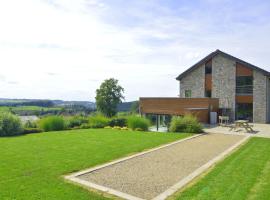 Holiday Home in Malmedy with Indoor Heated Pool, atostogų būstas mieste Malmedi