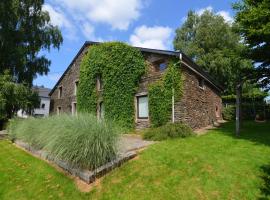 Wonderful Holiday Home in Noirefontaine, hotel dengan parkir di Bouillon